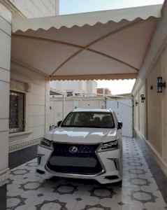 مظلات مسابح راقية بأسعار مناسبة