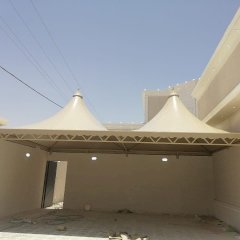 مظلات وسواتر